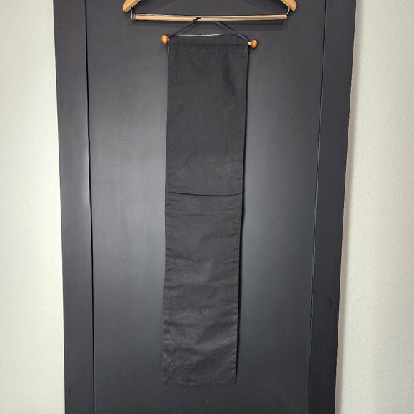 WOLVES WALL TAPESTRY - Picture 6 of 8